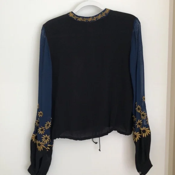 Free People blouse size L black/navy w/ gold embroidery- new! Never worn - Picture 4 of 5